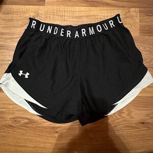 Under Armour Women’s black and white shorts size M